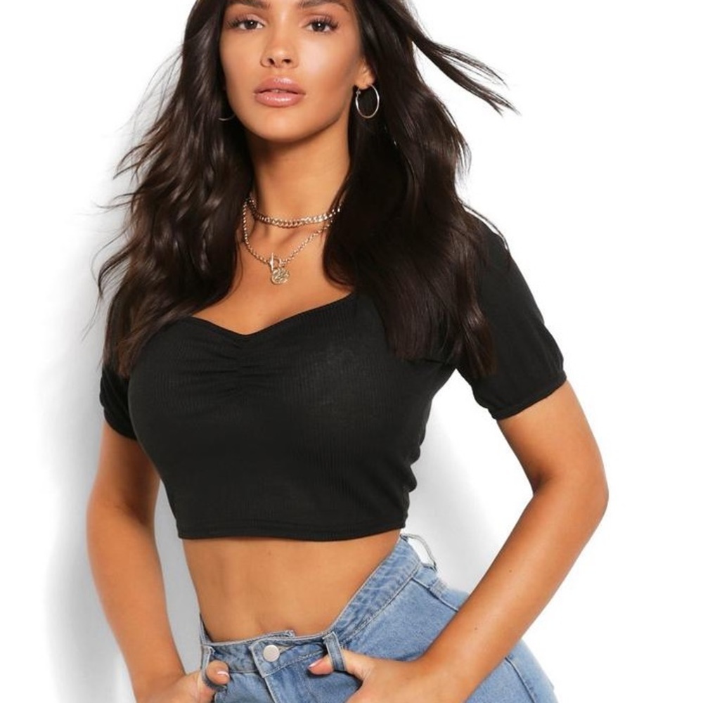 Vero Moda Panda Short Sleeve V-Neck Black Crop Top, Size XS,‎ NWT